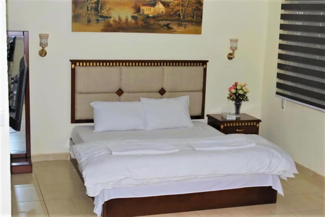 فندق النجوم Amman Ngoại thất bức ảnh